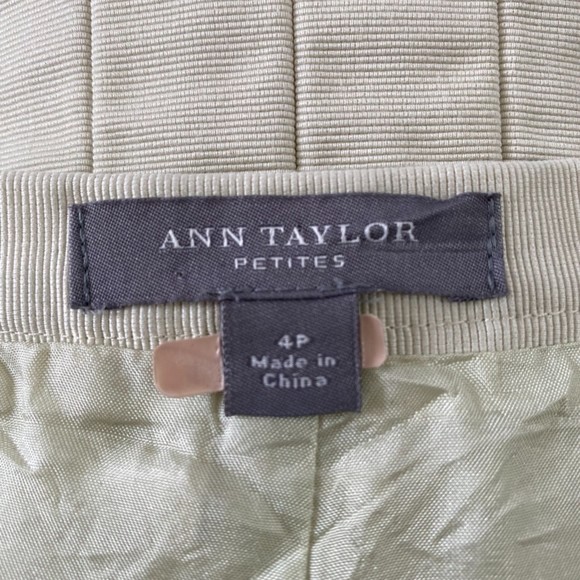 Ann Taylor Pleated Skirt 100% Cotton Size 4P Cream - Picture 5 of 6